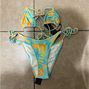 TRIANGL Bikini